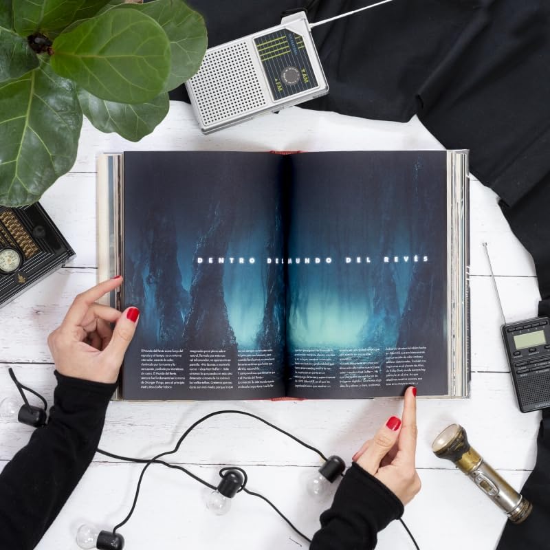 Stranger Things. Mundos del revés: La guía oficial (Música, cine y series)